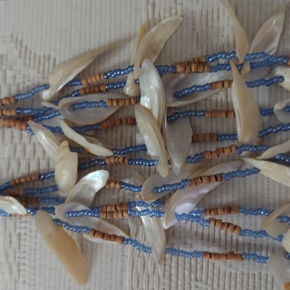 Handcrafted 5 Multi Strand sea shelk Beaded necklace - Picture 9 of 11